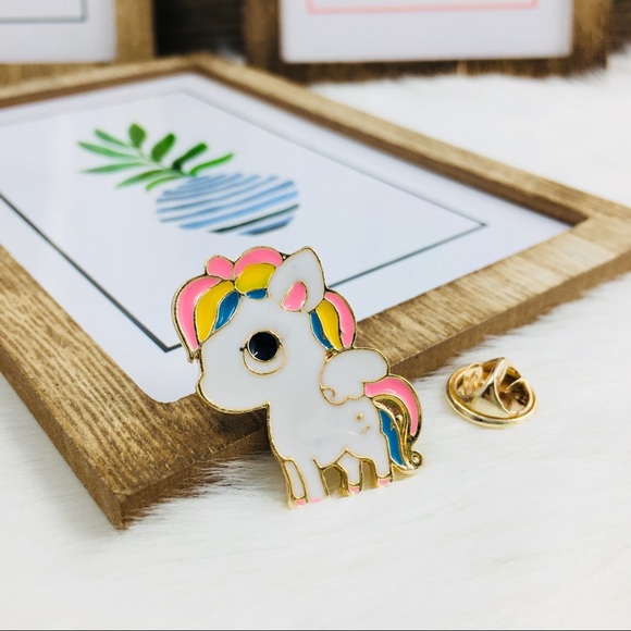 ‼️Must Bundle‼️Pink Princess Unicorn Enamel Pin - Picture 3 of 4